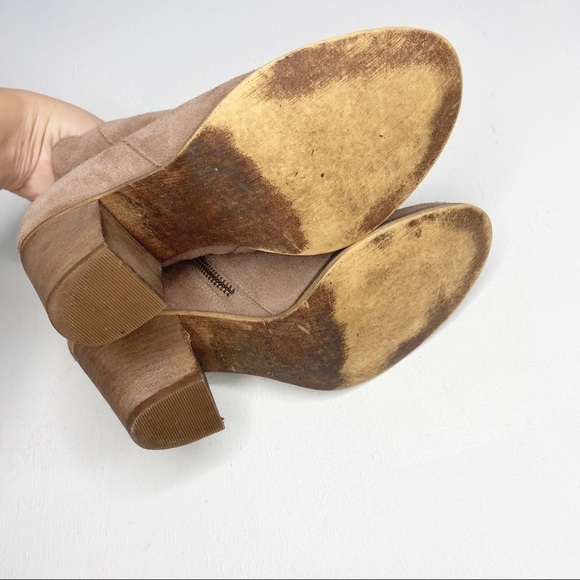 Susina Taupe Tan Suede Ankle Booties Sz 8.5 - Picture 7 of 9